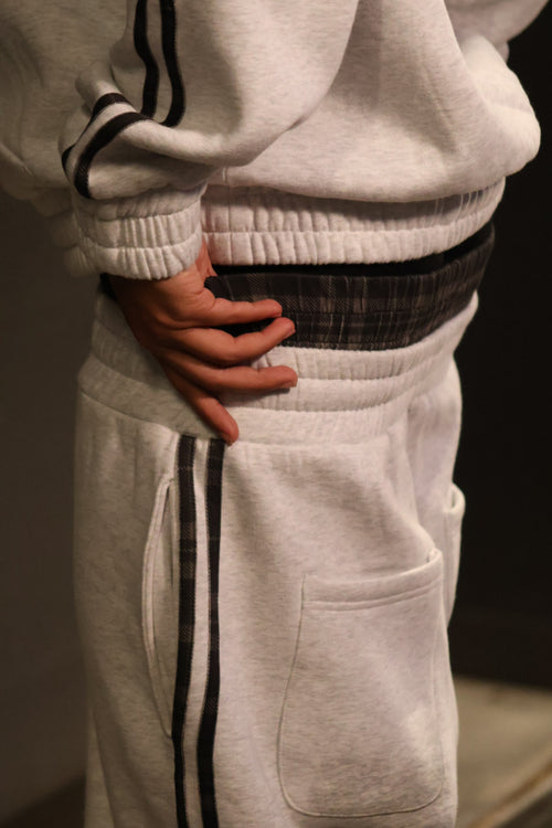 TRZ SWEATPANTS - GREY "NO MORE SPACE FOR WORDS"