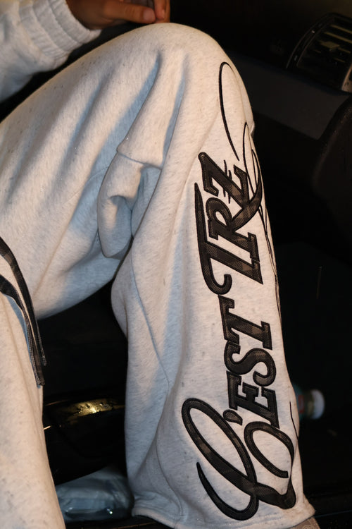 TRZ SWEATPANTS - GREY "NO MORE SPACE FOR WORDS"