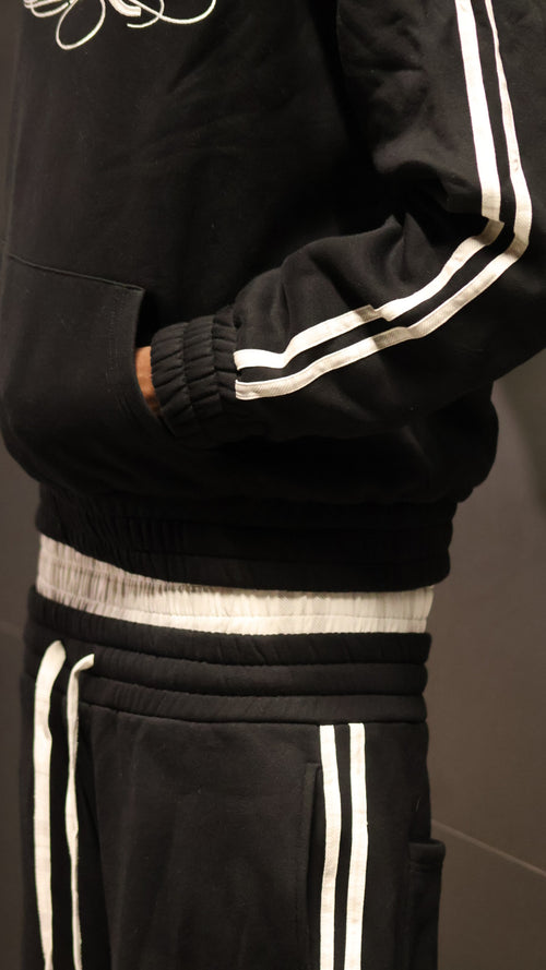 TRZ SWEATPANTS BLACK „no more space for words“