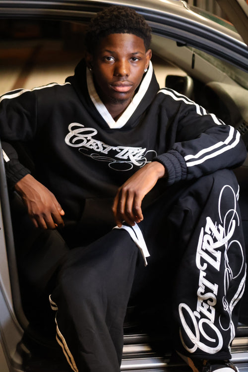 TRZ SWEATPANTS BLACK „no more space for words“